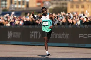 Gambar untuk berita: Gobena dan Jepchirchir Juara Sydney Marathon 2026, Rekor Lintasan Pecah