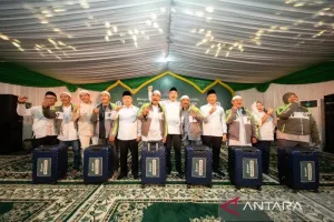 Gojek Berangkatkan 70 Driver Ojol Umrah ke Tanah Suci, Menhub Dudy Beri Apresiasi 