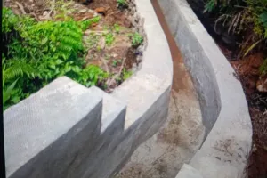 Irigasi Rusak Diterjang Ben...