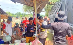 Polda Bengkulu Salurkan Rib...