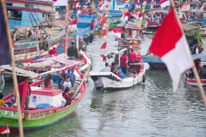 Ribuan Peserta dan Warga Me...
