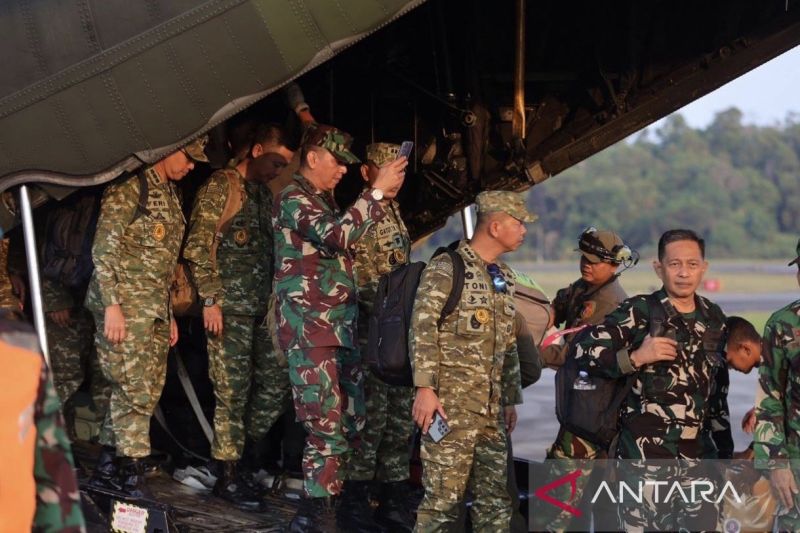 TNI Turun Tangan Atasi Kebakaran Hutan! Personel Dikerahkan Perkuat Pencegahan Karhutla di Kaltim