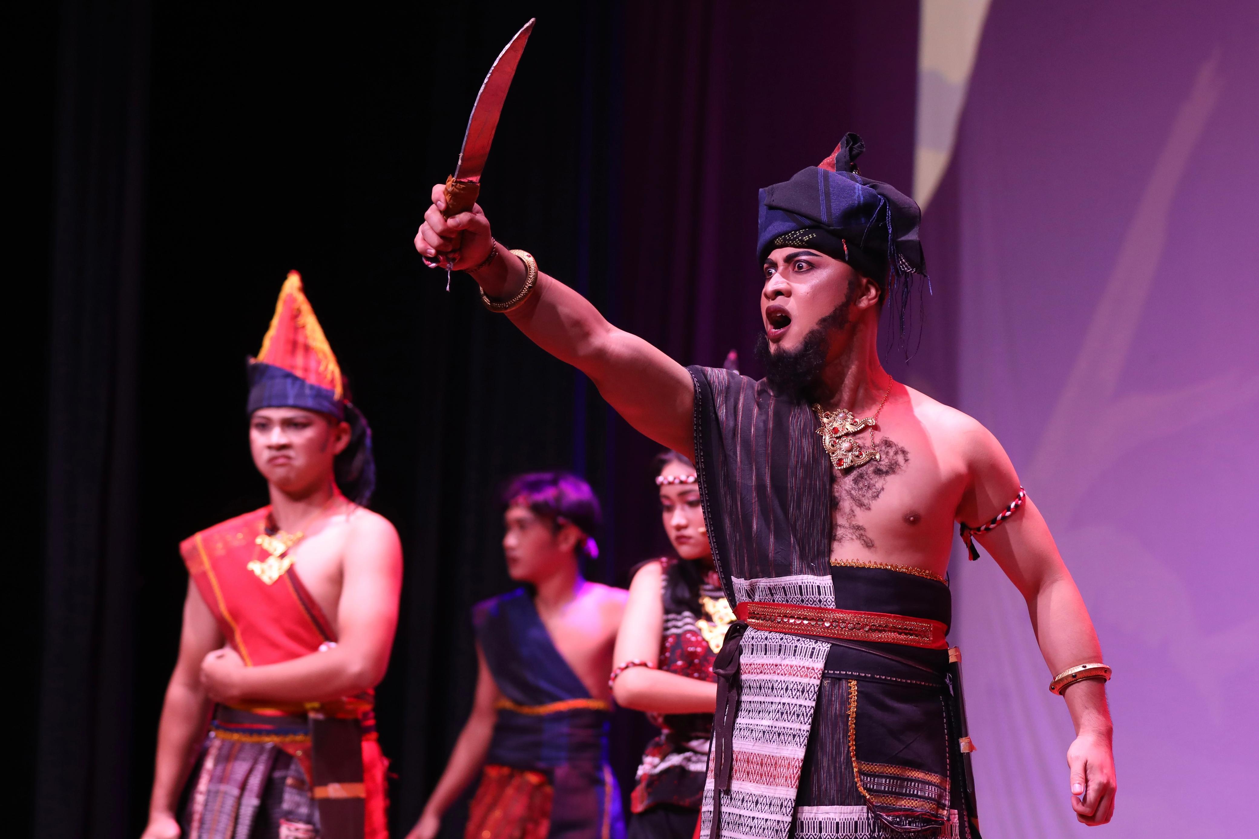Wagub Rano Karno Tantang Sutradara Muda Bikin Teater 500 ...