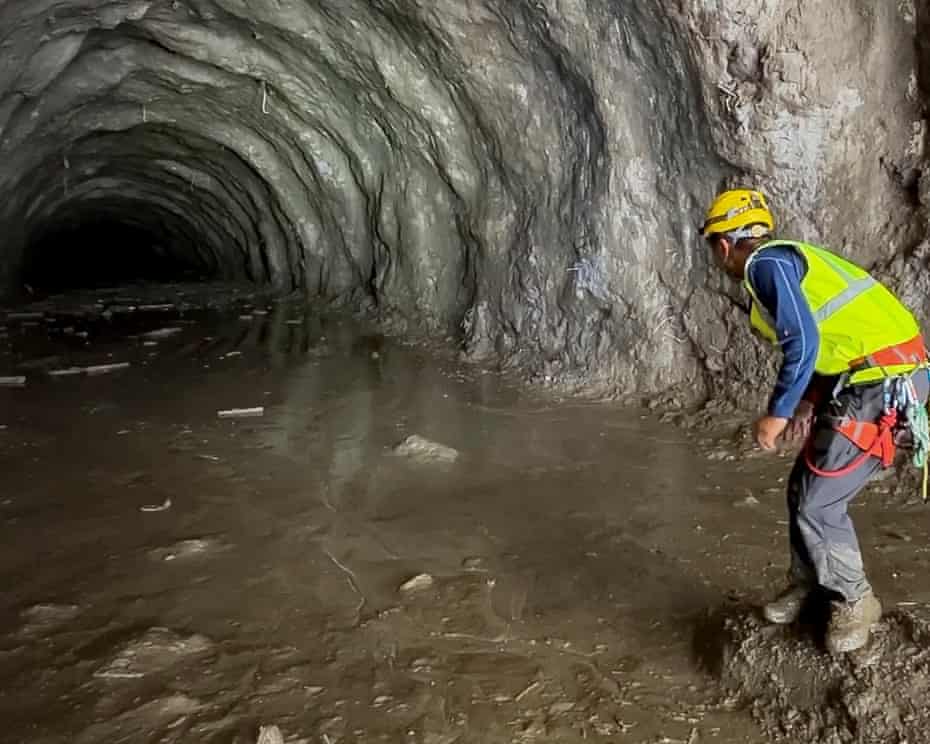 900 Pekerja Diduga Terjebak di Terowongan PLTA Nepal, Tim...