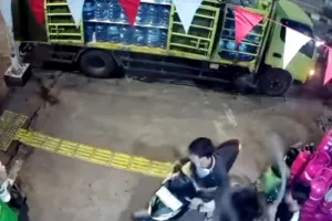 Aksi Begal Terekam CCTV di ...