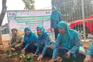 Gerakan Tanam Pangan Pendamping Beras di 135 Lokasi di Jakbar