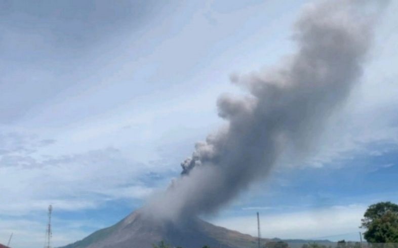 Gunung Sinabung Erupsi, Kol...