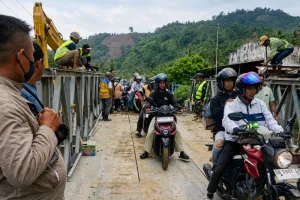 Jembatan Darurat Trans Sulawesi di Kasimbar Hanya Bisa Dilalui Beban Maksimal 20 Ton.
