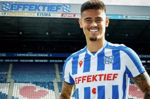 Mees Hilgers Resmi Berseragam SC Heerenveen