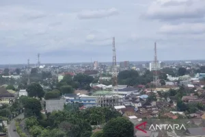 Siap-Siap Payung! BMKG Prediksi Hujan Ringan Guyur Sejumlah Kota Hari Senin