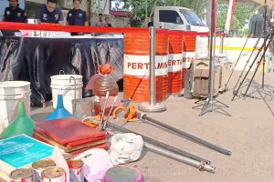 Awas Mesin Rontok, Polisi Gerebek Pabrik Oli Palsu di Cengkareng Jakbar
