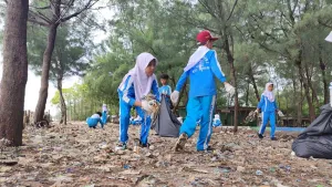 Dulu Harus Diingatkan Guru, Kini Murid SDN Sarang Tiung Saling Tegur soal Sampah.