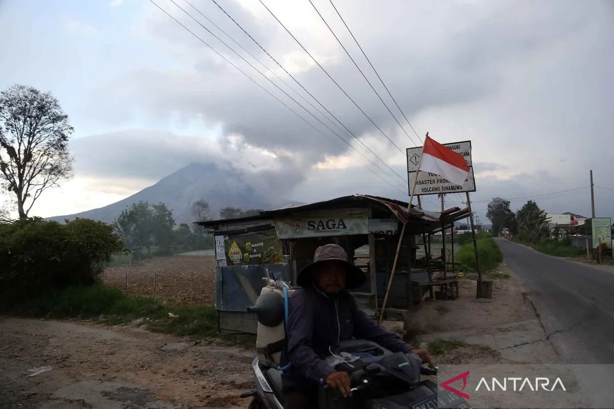 Gunung Sinabung Siaga, Warga Dua Desa di Kecamatan Payung Karo Dievakuasi 