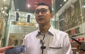 KPK Ungkap Uang Rp1,5 M Did...