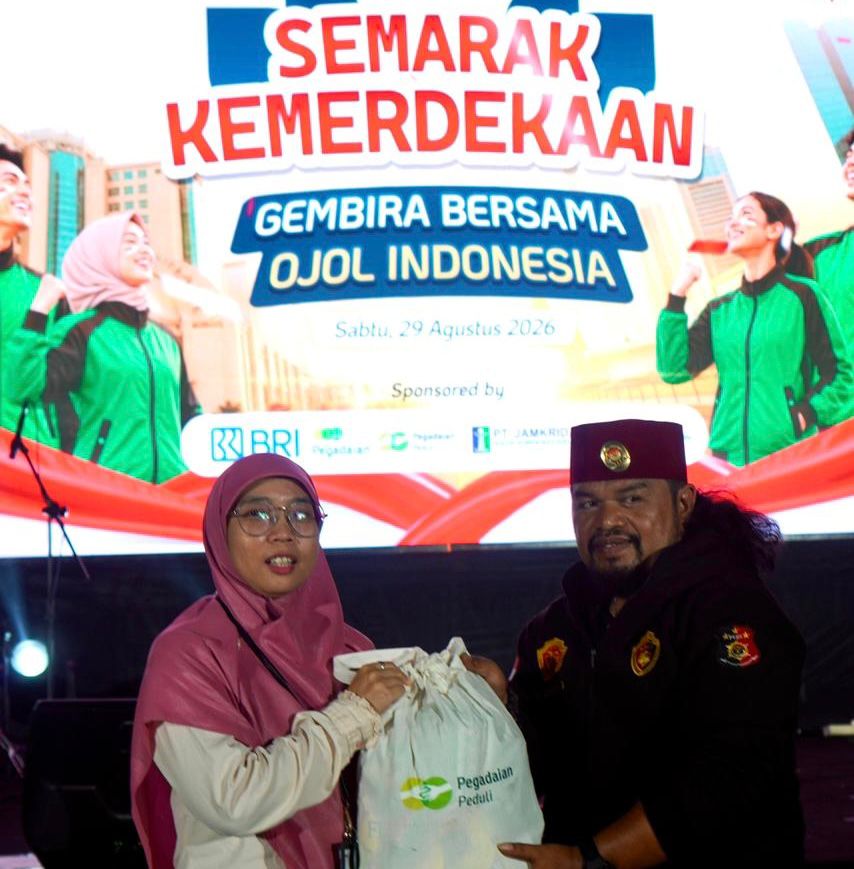 Pegadaian Salurkan 1.000 Paket Sembako untuk Pengemudi Oj...