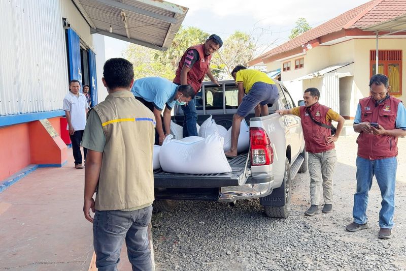 Penuhi Pangan Warga Terdampak Gempa, Perum Bulog NTT Salurkan 862 Ton Beras 