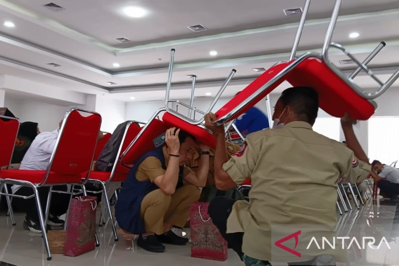 Program Sekolah Lapang Gempa oleh BMKG Palu Perkuat Kesiapsiagaan Masyarakat Hadapi Bencana 