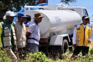 Selamatkan Sawah di Sumbawa, Kementerian PU Salurkan 25 Ribu Liter Air Irigasi 