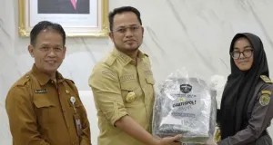 Seragam Gratis Program Gratispol Mulai Distribusikan Pemprov Kaltim pada Sekolah Negeri dan Swasta, Ringankan Beban Masyarajat