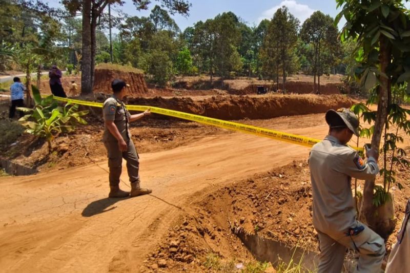 Tak Berizin, Pemkab Jepara Tutup Lokasi Galian C di Desa ...