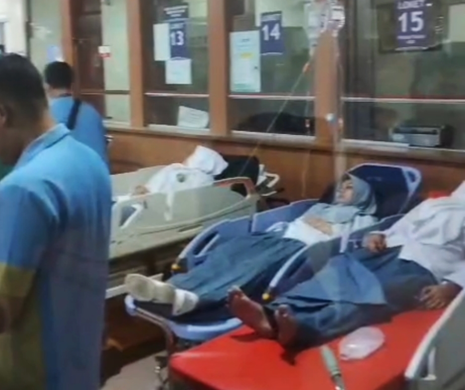 88 Santri Korban Dugaan Keracunan MBG di Sidoarjo Masih D...