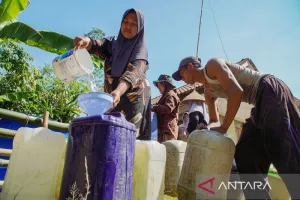 BNPB Salurkan 62.000 Liter Air untuk Warga di Penajam Paser Utara