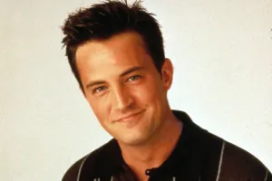 Di Balik Serial Friends, Netflix Ungkap Sisi Hidup Matthew Perry yang Belum Diketahui  