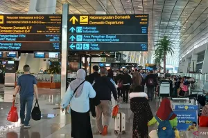Erupsi Gunung Sinabung Ganggu Operasional Penerbangan di Soetta-Kualanamu 