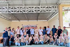 Mahasiswa KKN Kenalkan Silase Pakan Komplit Ternak Sapi pada Masyarakat
