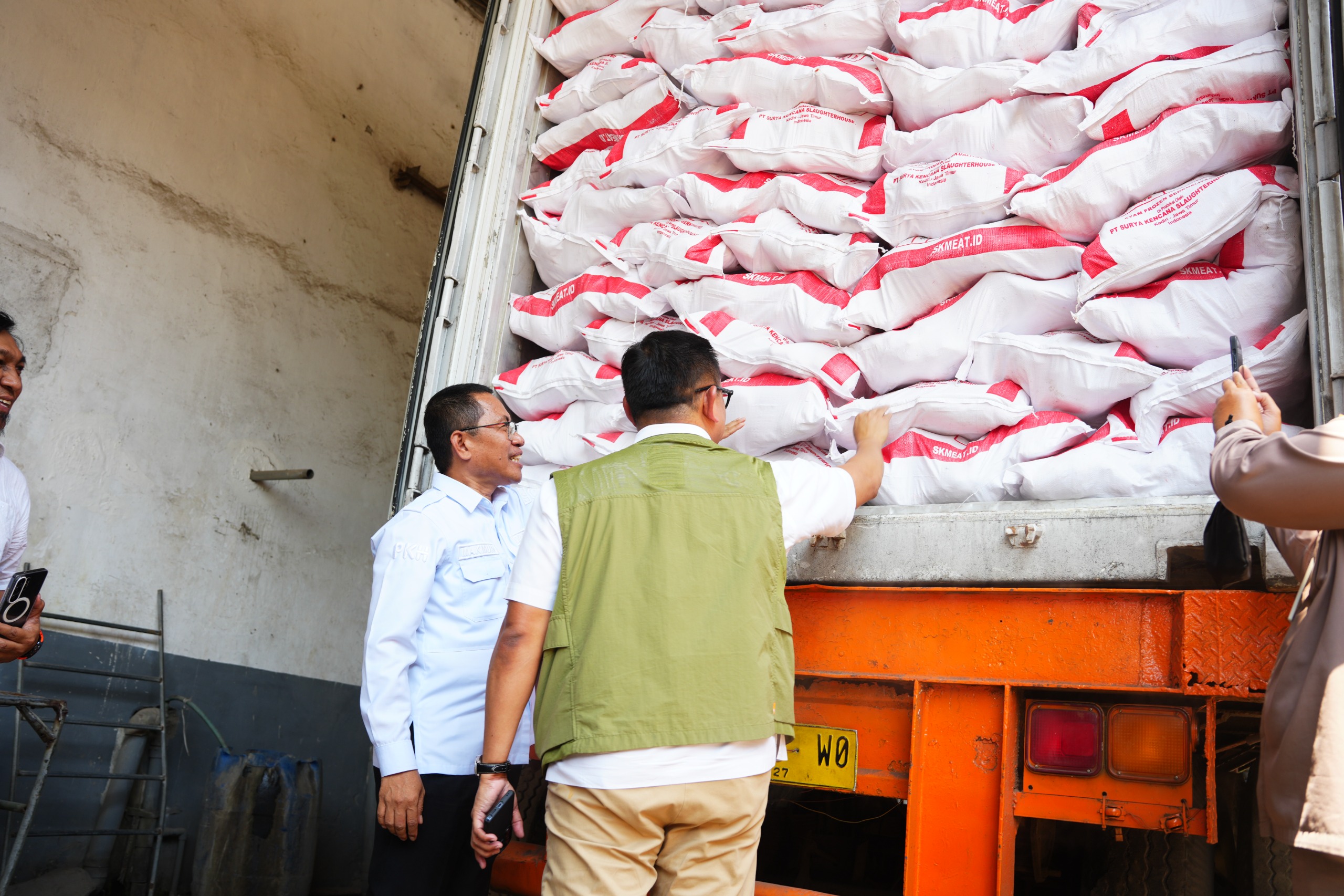 Tak Lagi Diatur Tengkulak, 40 Ton Ayam Afkir Jatim Tembus Makassar, Kerja Sama Antarkoperasi Stabilkan Pasar