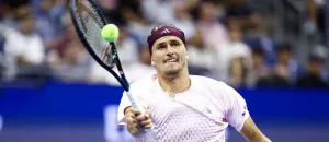 Zverev Lolos Susah Payah, Halys Menanti 