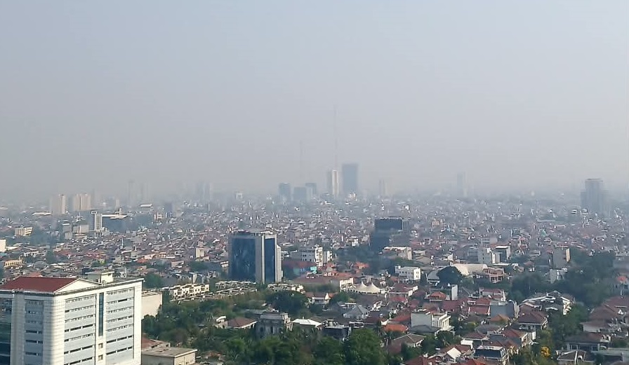 BMKG Ungkap Prakiraan Cuaca Kamis, Awan Tebal dan Udara Kabur Dominasi Kota Besar