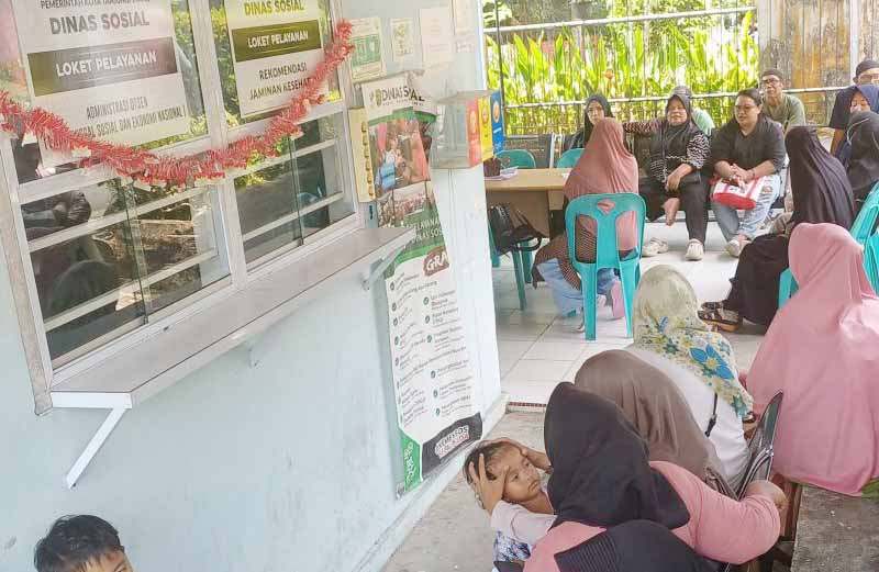 Desil Melonjak Minta Diubah, Puluhan Warga Serbu Dinsos K...