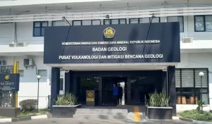 Enam Gunung Api Erupsi Bersamaan, PVMBG Ungkap Fakta Mengejutkan soal Penyebabnya