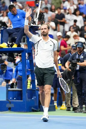 Medvedev, Pegula, dan Shelton Melaju, Hujan Kembali Ganggu Jadwal US Open