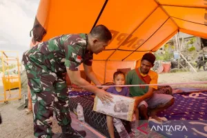 Pengungsi Bencana di Manggarai dan Manggarai Timur Terima Bantuan Kodam XV/Pattimura