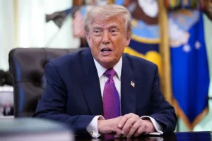 Trump Ancam Musnahkan Iran jika Berani Membalas