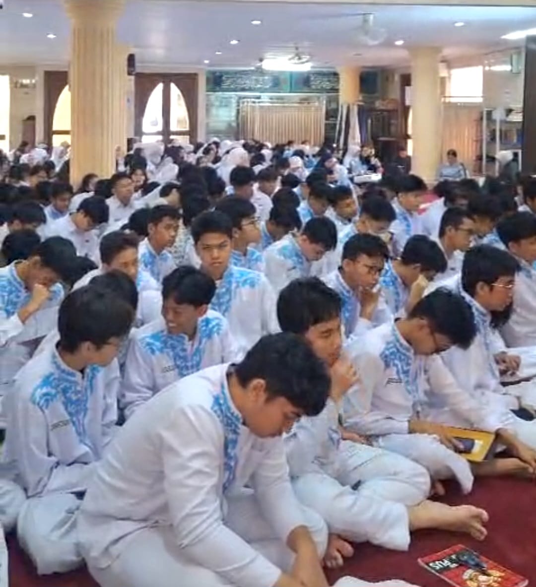 Antusiasme Siswa SMAN 8 Jakarta Ikuti “Coaching Writing...