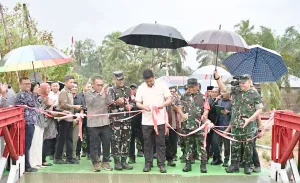 Gubernur Sumut Bobby Nasution Resmikan Jembatan Bailey Parjalihotan di Tapanuli Tengah