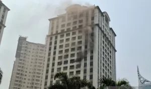 Kebakaran Apartemen Pavilion: Listrik Sempat Padam, Penghuni Lalu Cium Bau Hangus
