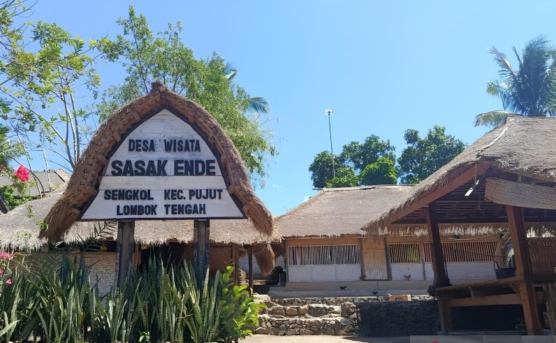 Usai Sade Terbakar, Kampung Adat Ende Kini Kebanjiran Wisatawan