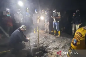 Cuma 22 Detik, Inovasi Kapolda Kalsel Turunkan Suhu Gambut Terbakar.