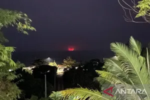 Gunung Anak Krakatau Erupsi, Abu Tipis Terbawa Angin hingga Pesisir Banten