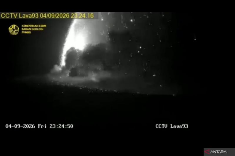 Takut Tsunami dari Erupsi Gunung Anak Krakatau, Warga Pes...