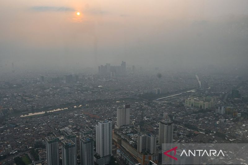 IQAir: Udara Jakarta Pagi Ini Tak Sehat bagi Kelompok Sensitif 