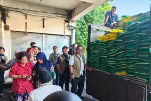 Jaga Ketersediaan Pangan, Bulog Surabaya Perkuat Penyaluran Beras SPHP dan Minyakita