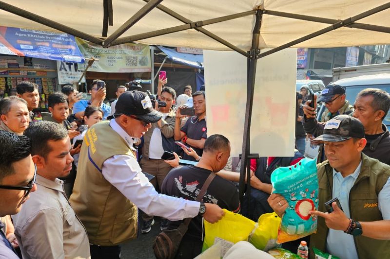 Pastikan Harga Beras Terkendali, Bulog DKI-Banten Lakukan Pengecekan di Pasar 