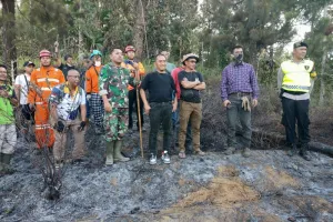Personel Gabungan Padamkan Kebakaran Hutan di Kawasan Gunung Sindoro