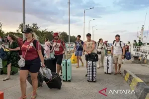 Ratusan Wisatawan Tinggalkan Gili Trawangan akibat Krisis Air Bersih, Pelaku Usaha Tuntut Pemda Bertanggung Jawab.