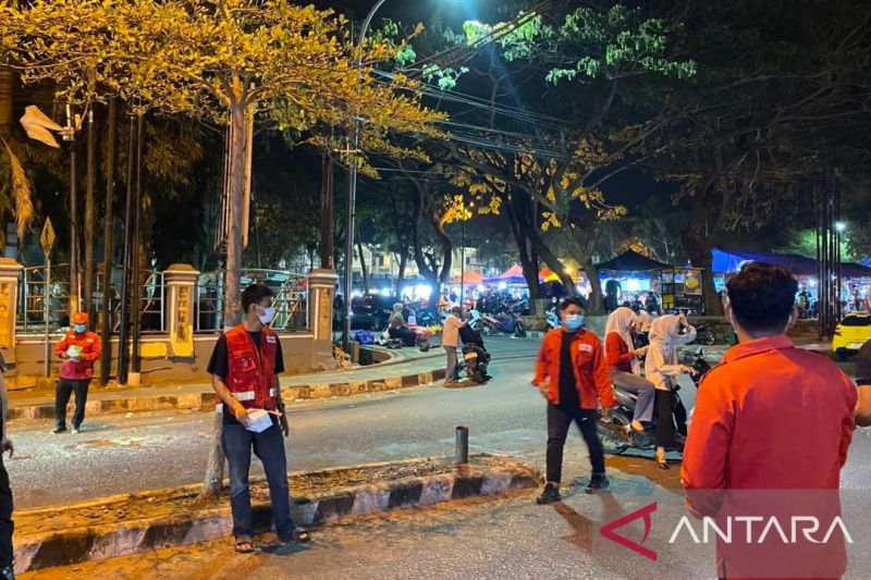 Warga Hadapi Hujan Abu Vulkanik Gunung Anak Krakatau, PMI...